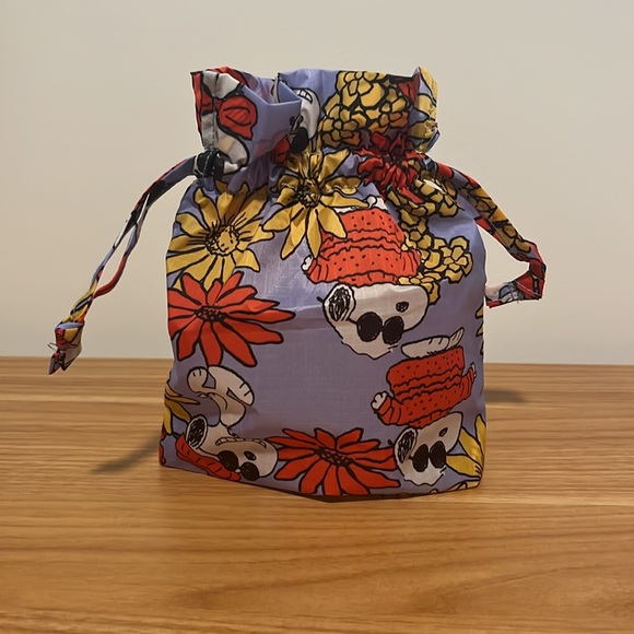 Baggu Drawstring Pouch - Picture 2 of 3